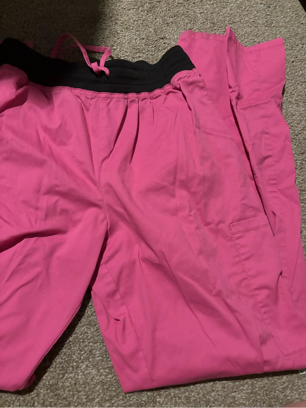 Relaxed-Fit Women's Scrub Trousers in Bright Pink